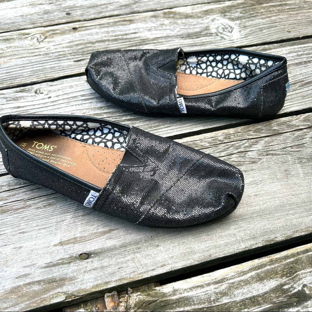 Toms shiny loafers womens 7.5 .